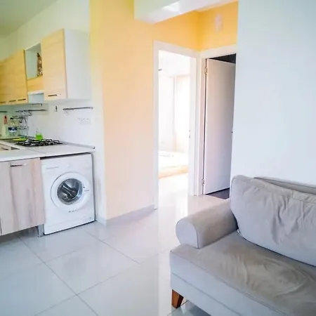 Apartment Beautiful Two-bedroom Near The Sea Sel 6-5 *